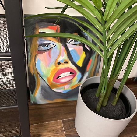 James Dean Apartment - Next To Nivy Bus Station & Mall Братислава Екстериор снимка